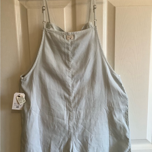 Billabong Romper - Picture 2 of 3